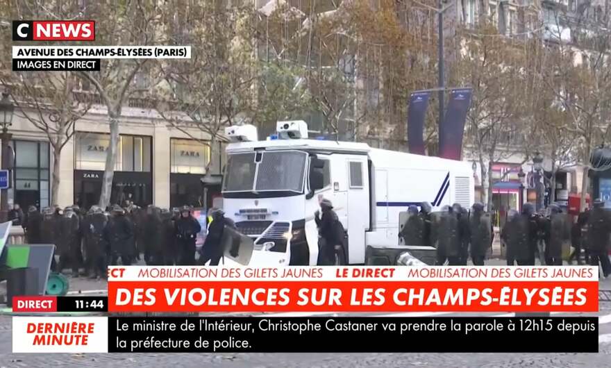 Gilets Jaunes Aux Champs Elysées Peur Sur La Ville Et Sur Cnews