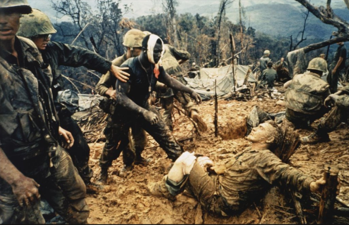 La Guerre Du Viet Nam En 10 Photos Par Alain Korkos Arret Sur Images